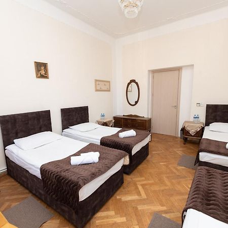 Anna'S Guest House Gori Dış mekan fotoğraf