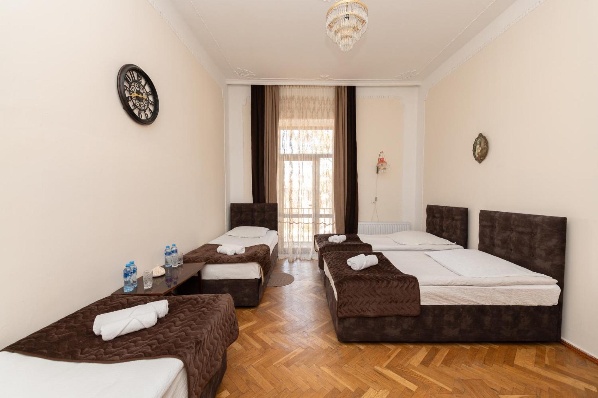 Anna'S Guest House Gori Dış mekan fotoğraf