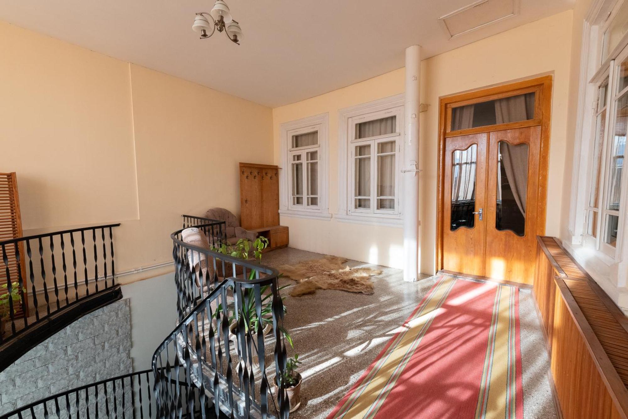 Anna'S Guest House Gori Dış mekan fotoğraf