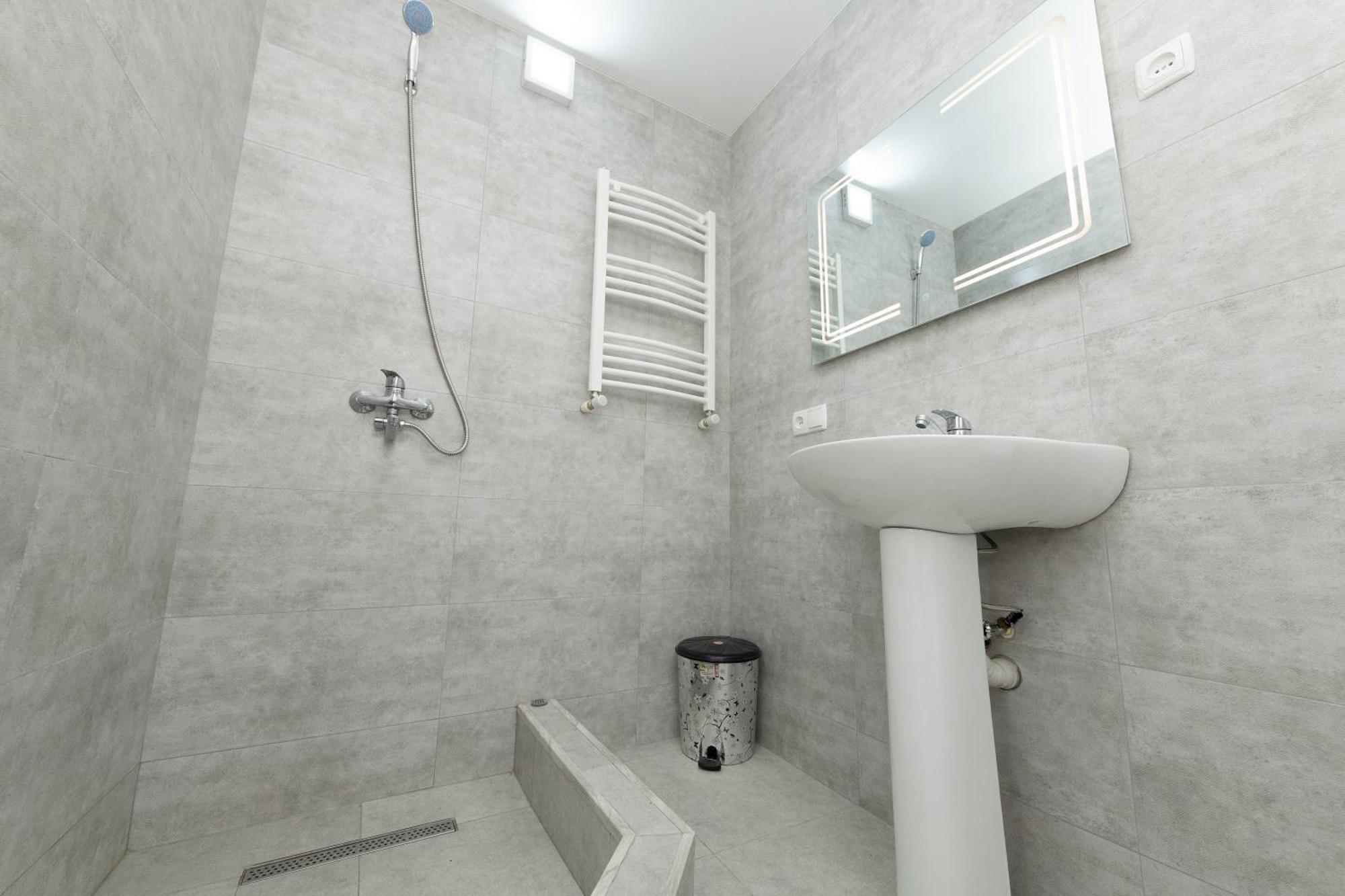 Anna'S Guest House Gori Dış mekan fotoğraf