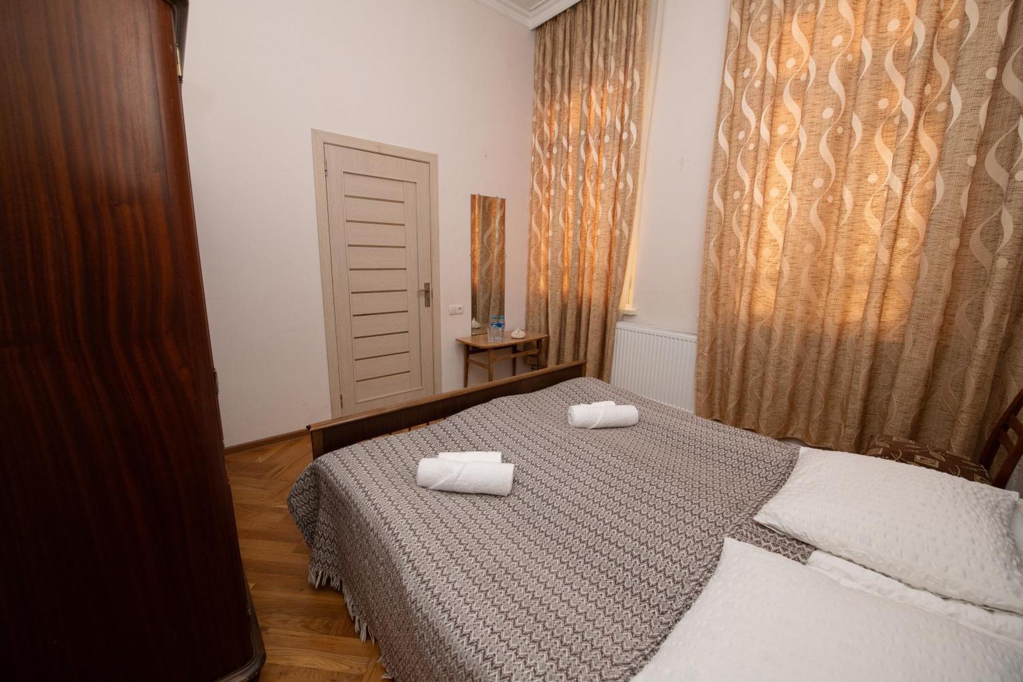 Anna'S Guest House Gori Dış mekan fotoğraf